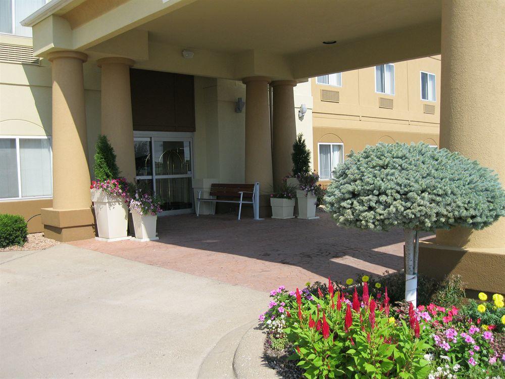 Holiday Inn Express Hotel & Suites Burlington By Ihg Extérieur photo
