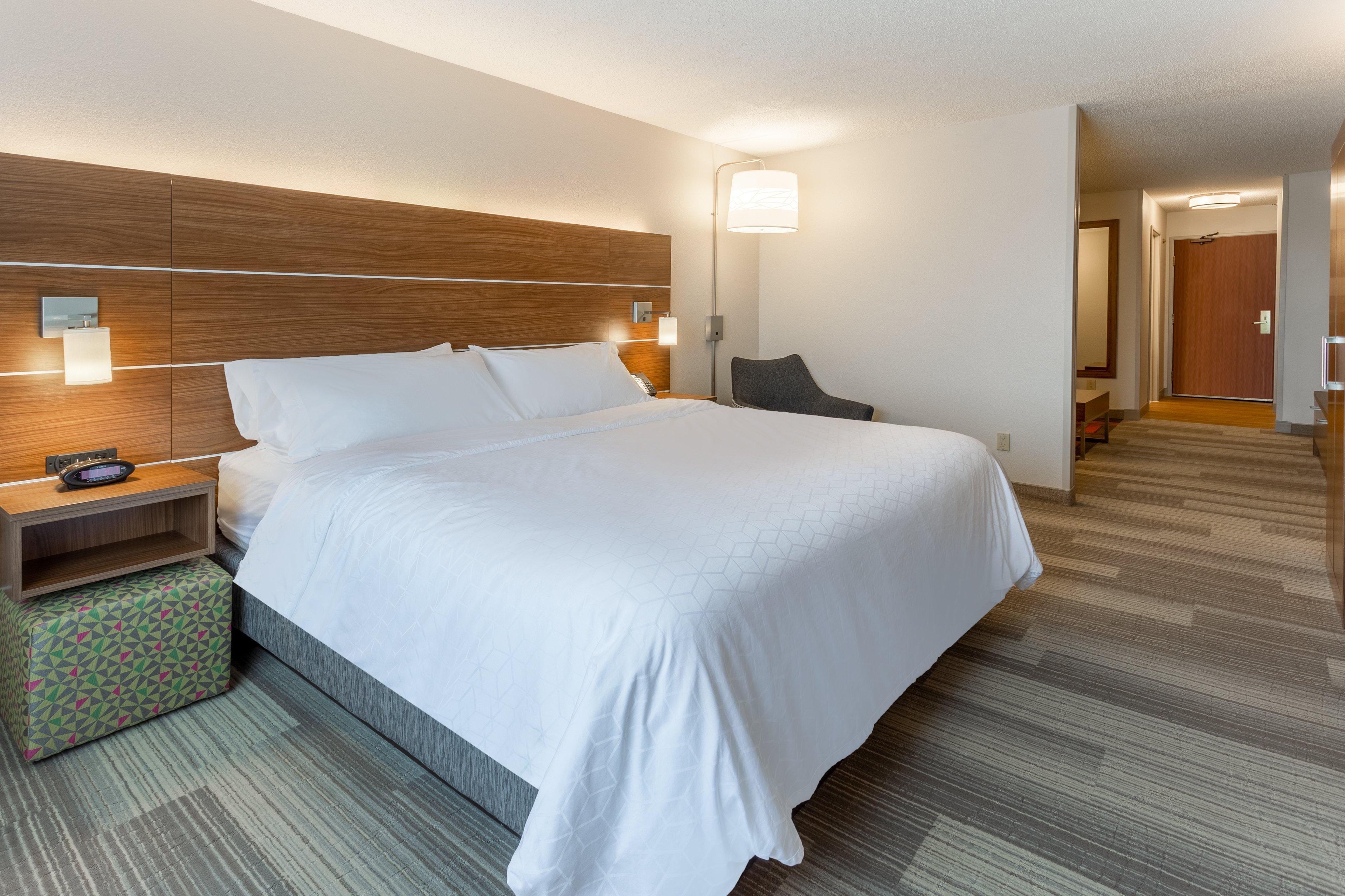 Holiday Inn Express Hotel & Suites Burlington By Ihg Extérieur photo