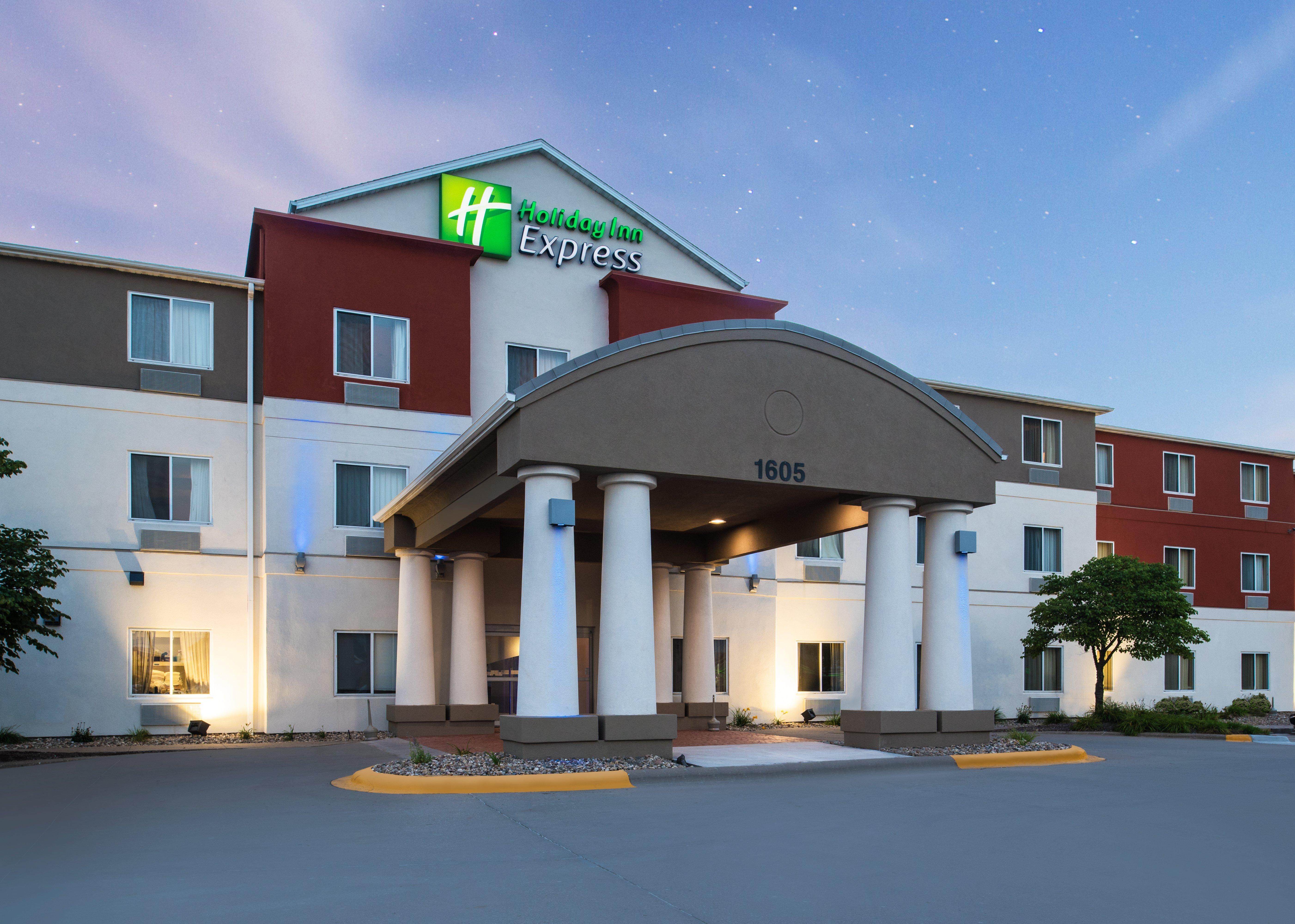 Holiday Inn Express Hotel & Suites Burlington By Ihg Extérieur photo