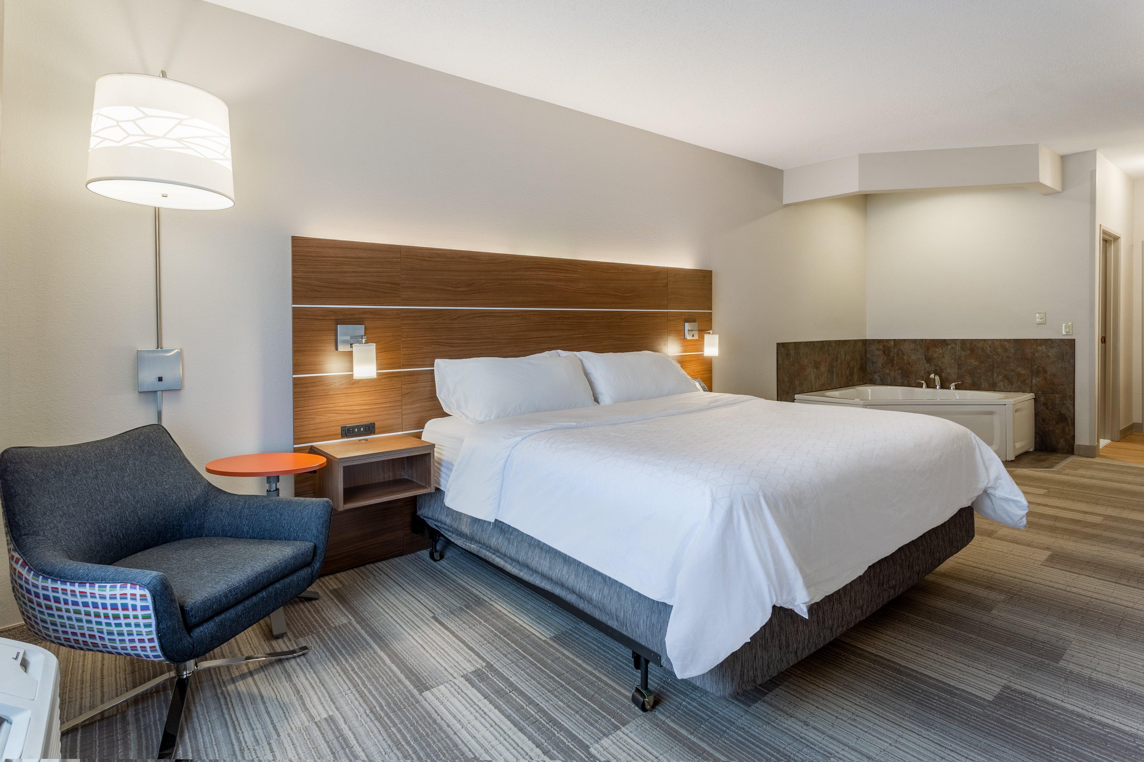Holiday Inn Express Hotel & Suites Burlington By Ihg Extérieur photo