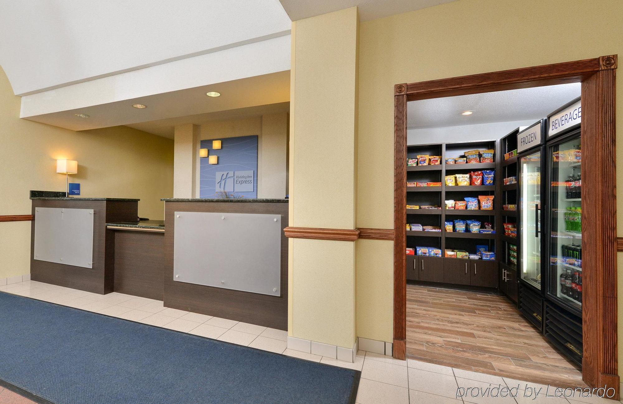 Holiday Inn Express Hotel & Suites Burlington By Ihg Extérieur photo