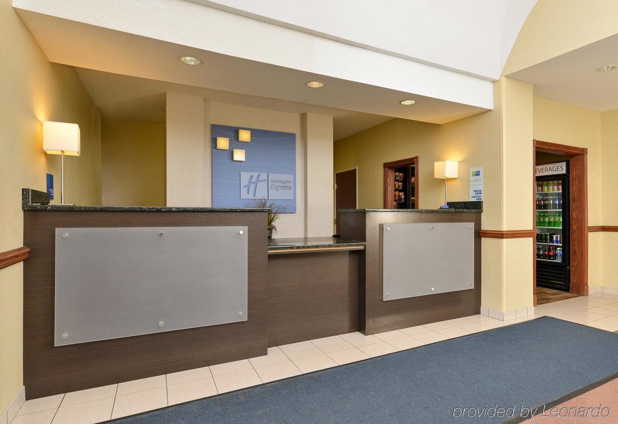 Holiday Inn Express Hotel & Suites Burlington By Ihg Extérieur photo